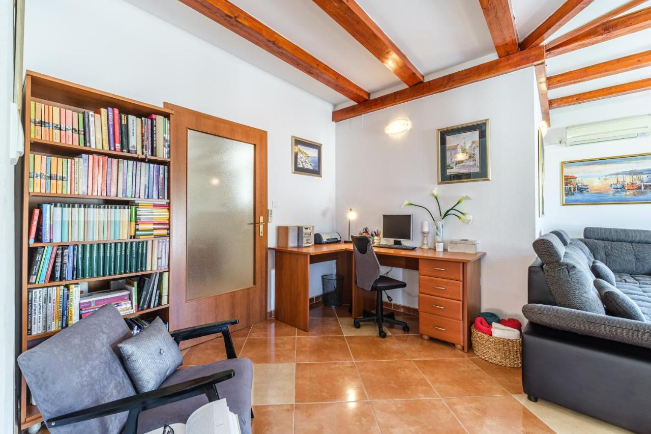 House Barbara Hotel Nerezisca Bagian luar foto