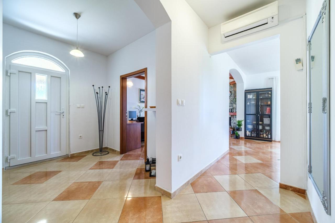 House Barbara Hotel Nerezisca Bagian luar foto